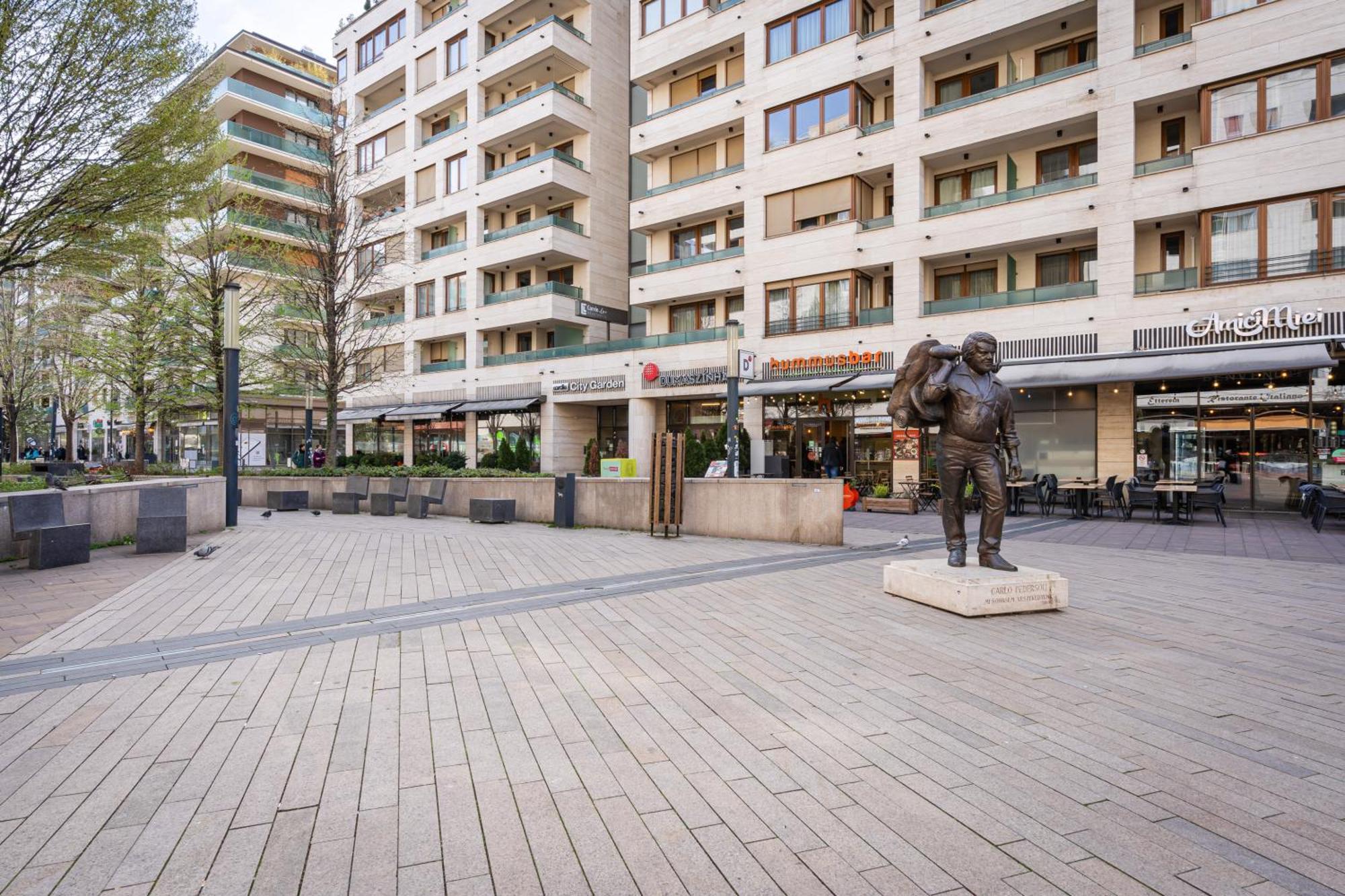City Center Corvin Suite Apartment Budapest Exterior photo